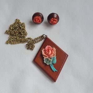 Vintage 1960 Wooden Earrings and Neclace Set